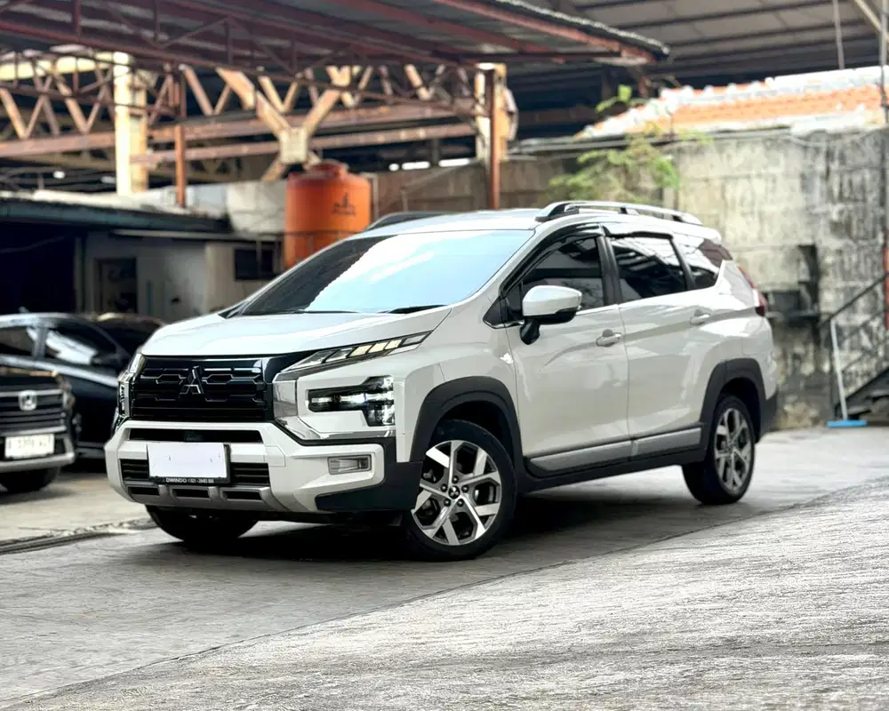 LOW KM PAJAK PANJANG Mitsubishi New Xpander Cross AT 2022 Istimewa Con
