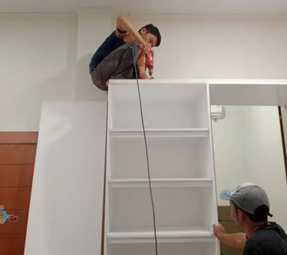 Lowongan Dicari Tukang Furniture HPL harian