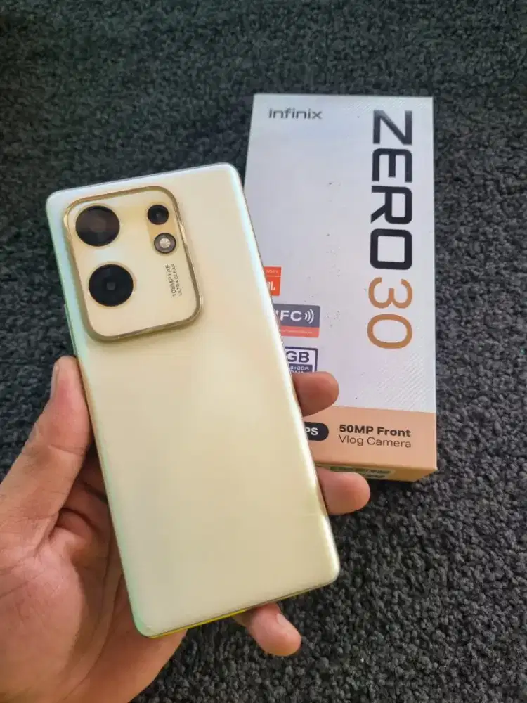 Infinix zero 30 NFc minus layar pecah cek foto..Masih aman buat pakean