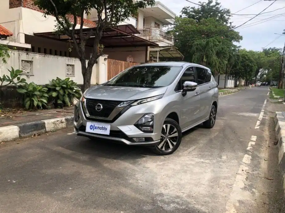 TDP 10 JT Nissan Livina 1.5 VL Bensin-AT Silver 2019