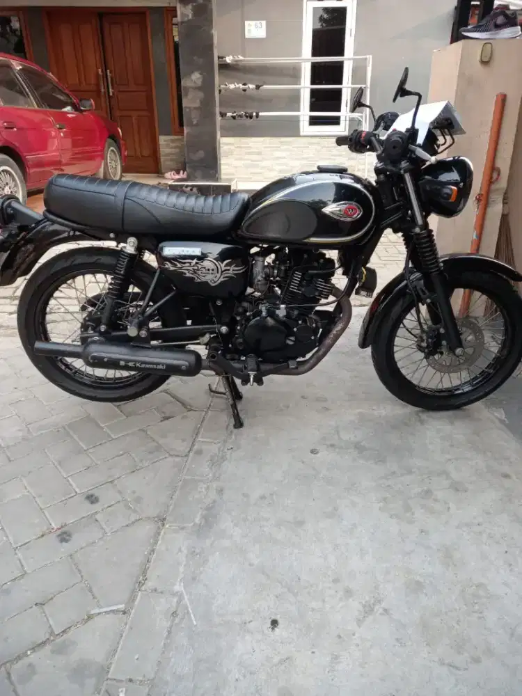 Kawasaki w175 motor