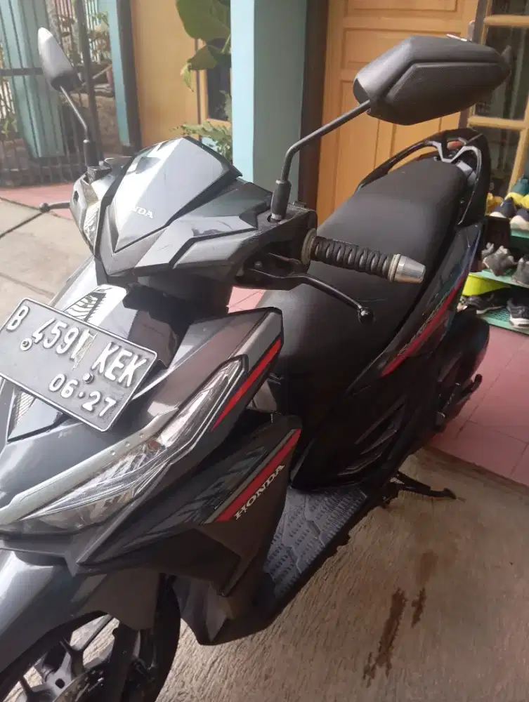 Dijual santai Honda Vario 125cc hitam tahun 2017