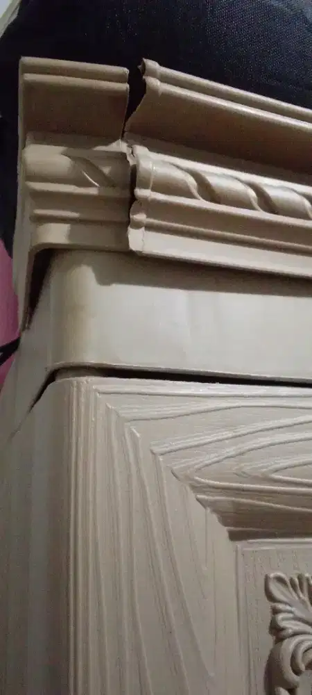 Lemari plastik ukir napolly