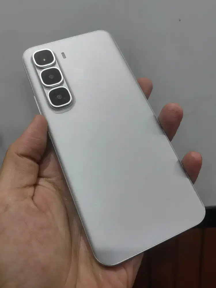 Infinix hot 60 pro plus 8/256 april 2027