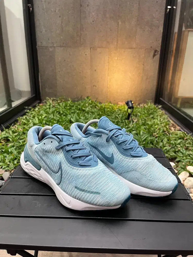 Sepatu Original Nike Renew Run 4 Size 42/26.5