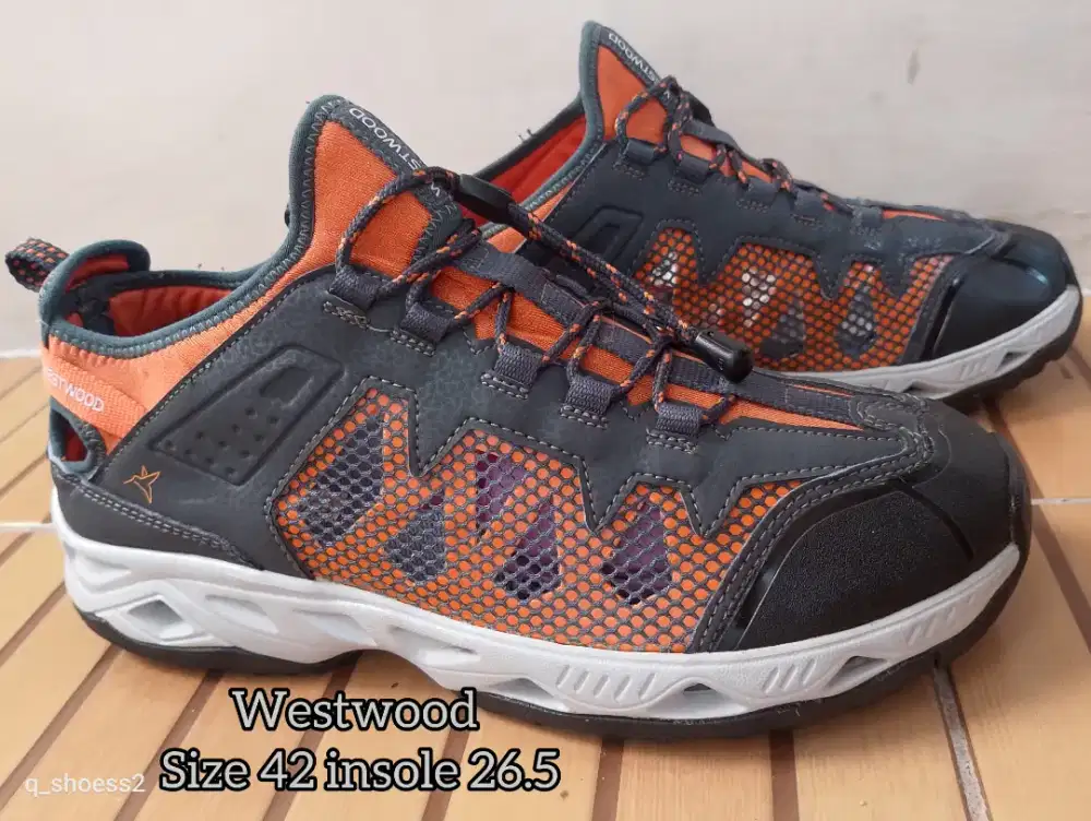 Sepatu sandal westwood