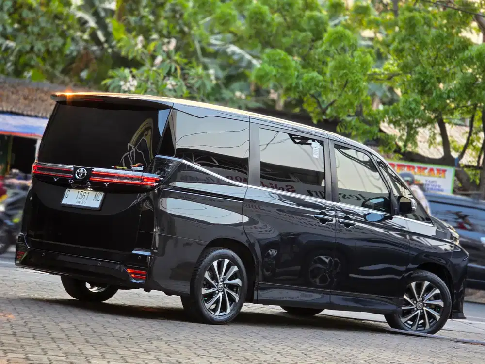 ‼️DP30jt‼️ Toyota Voxy 2022 Termurah