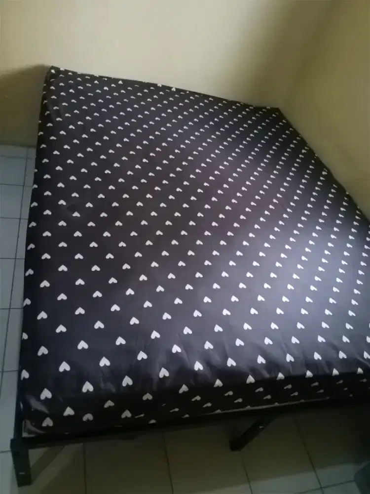 Satu Set Kasur Spring Bed 160 x 200 Dengan Kerangka Kasur Stainless