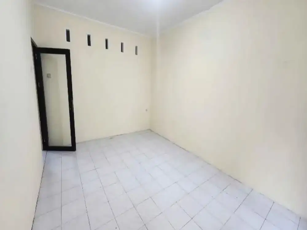 Disewakan Rumah Tebet Timur Siap Huni Nyaman Jalan 1 Mobil