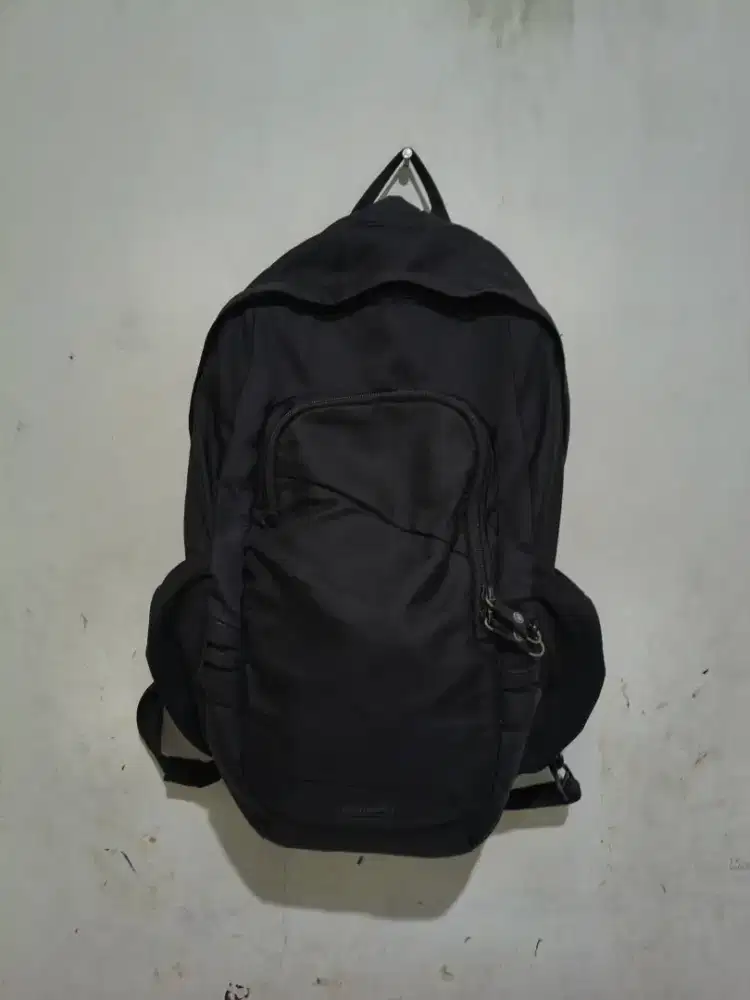 Tas ransel pacsafe