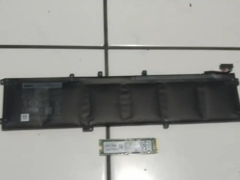 Ssd Nvme Samsung 256gb (No detect), baterai Dell XPS 9550 84wh (35%)