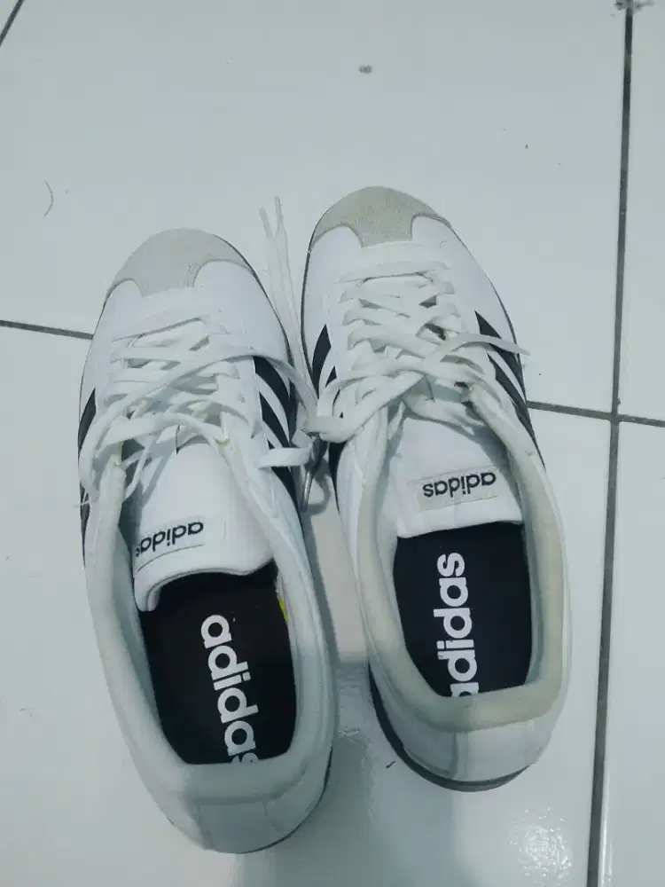 sepatu adidas runvista