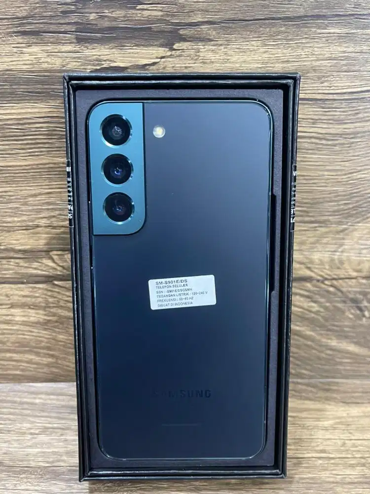 SAMSUNG S22 8/256GB MINUS LCD GARIS 1