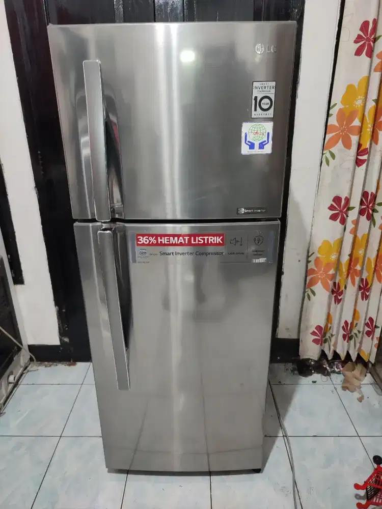Kulkas 2 pintu LG smart inverter