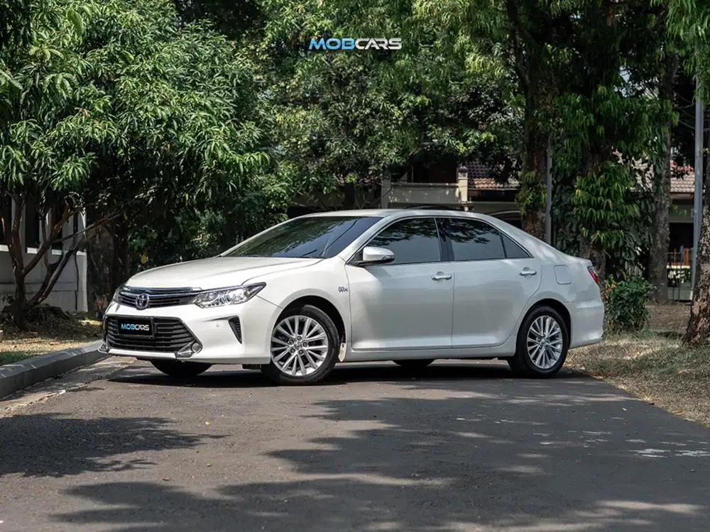 Camry V 2.5 AT 2016