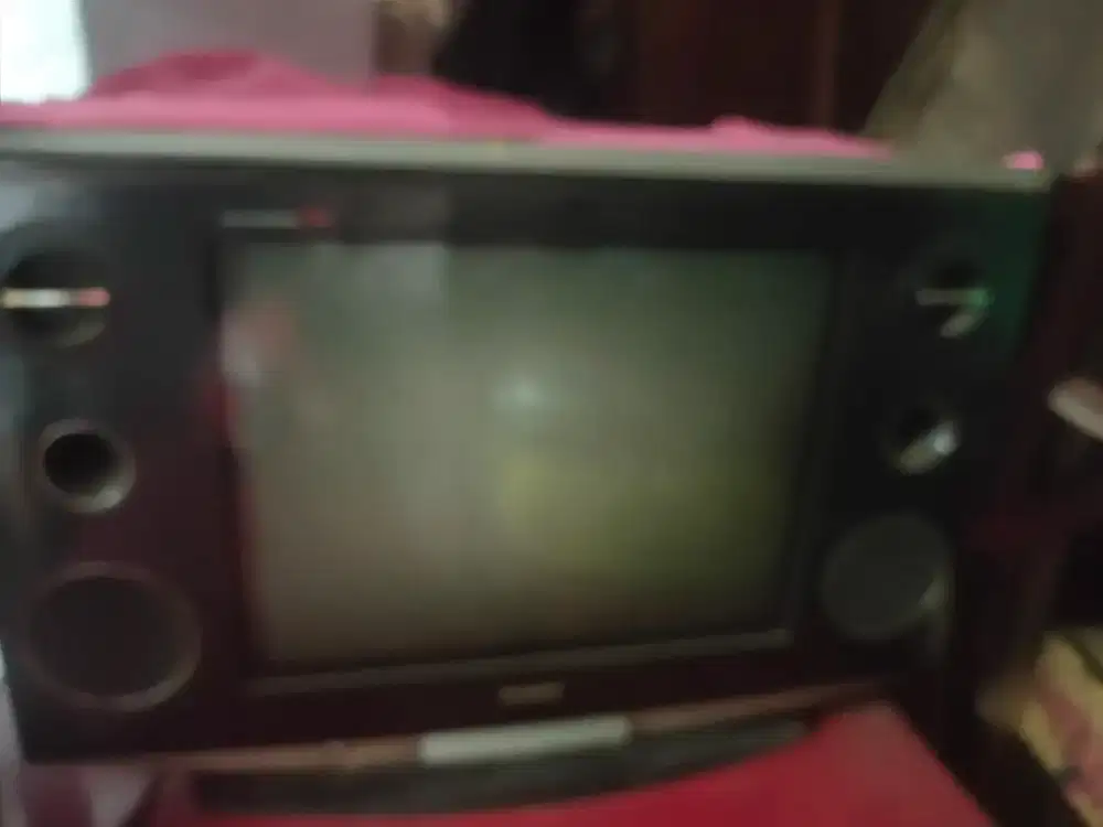 Dijual televisi tabung merek Sharp