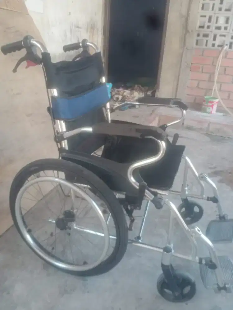 Kursi roda traveling