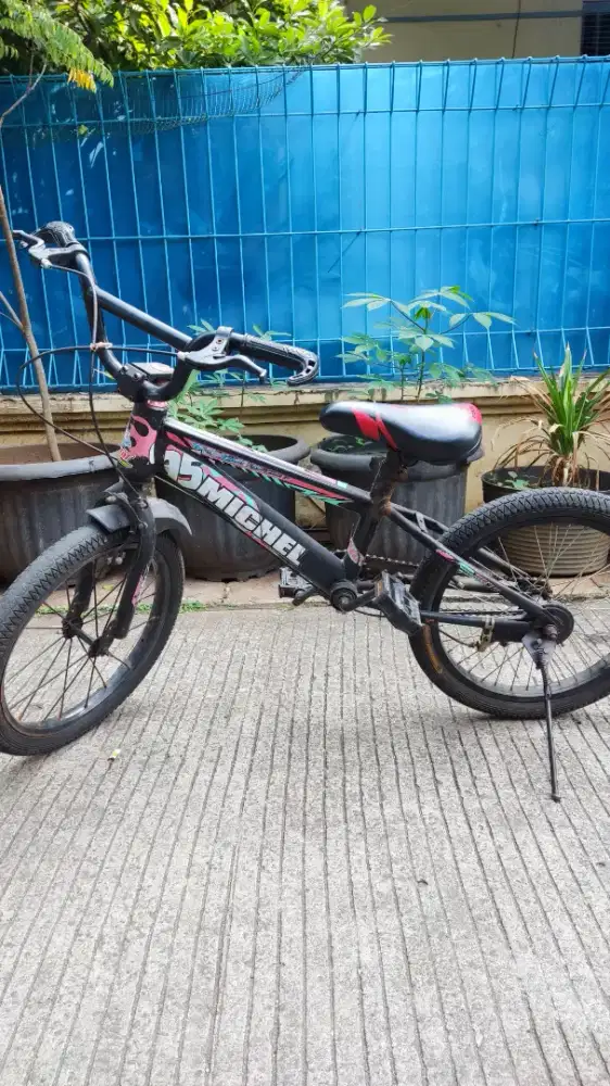 Sepeda anak michel 96