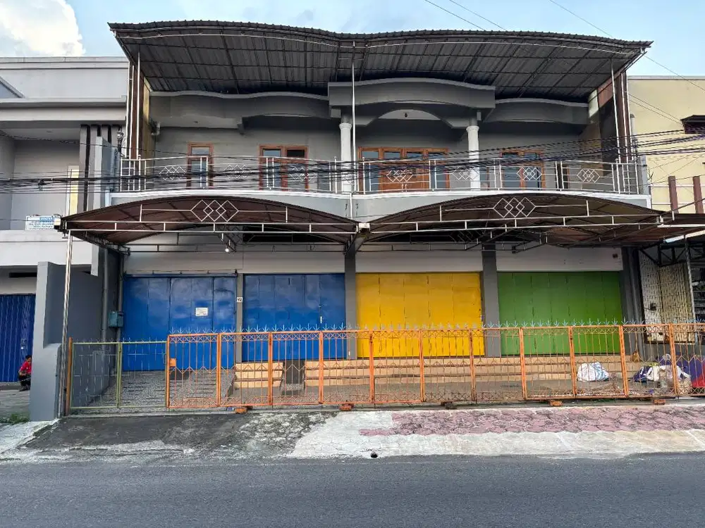 DISEWAKAN RUMAH TOKO PINGGIR JALAN (BISA SEWA SEBAGIAN)