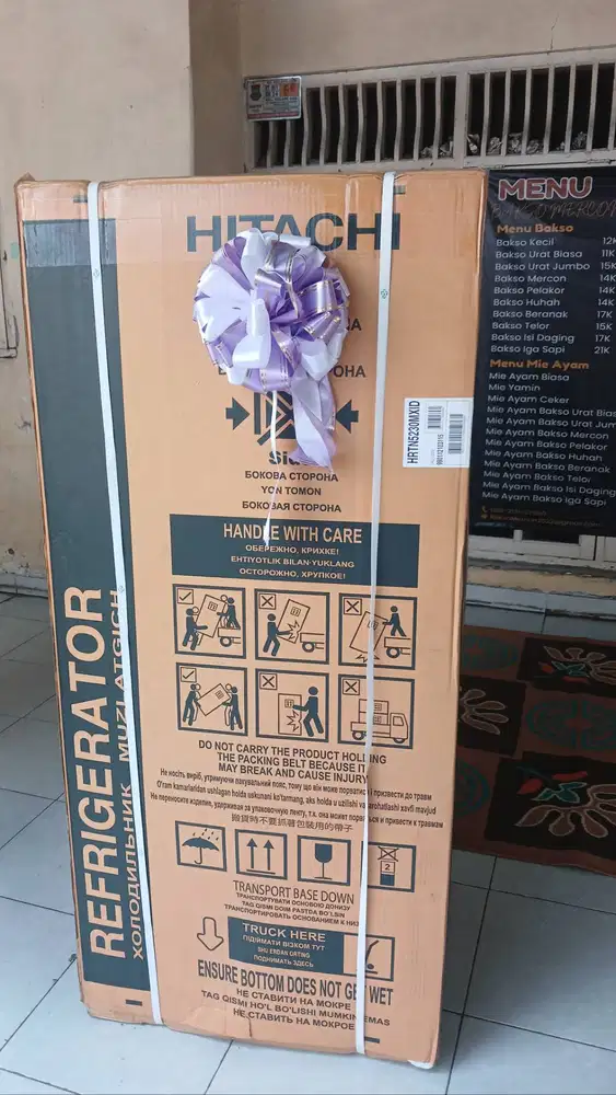 Kulkas Baru 2 pintu Barang Mulus Masih disegel..lagi butuh Uang min