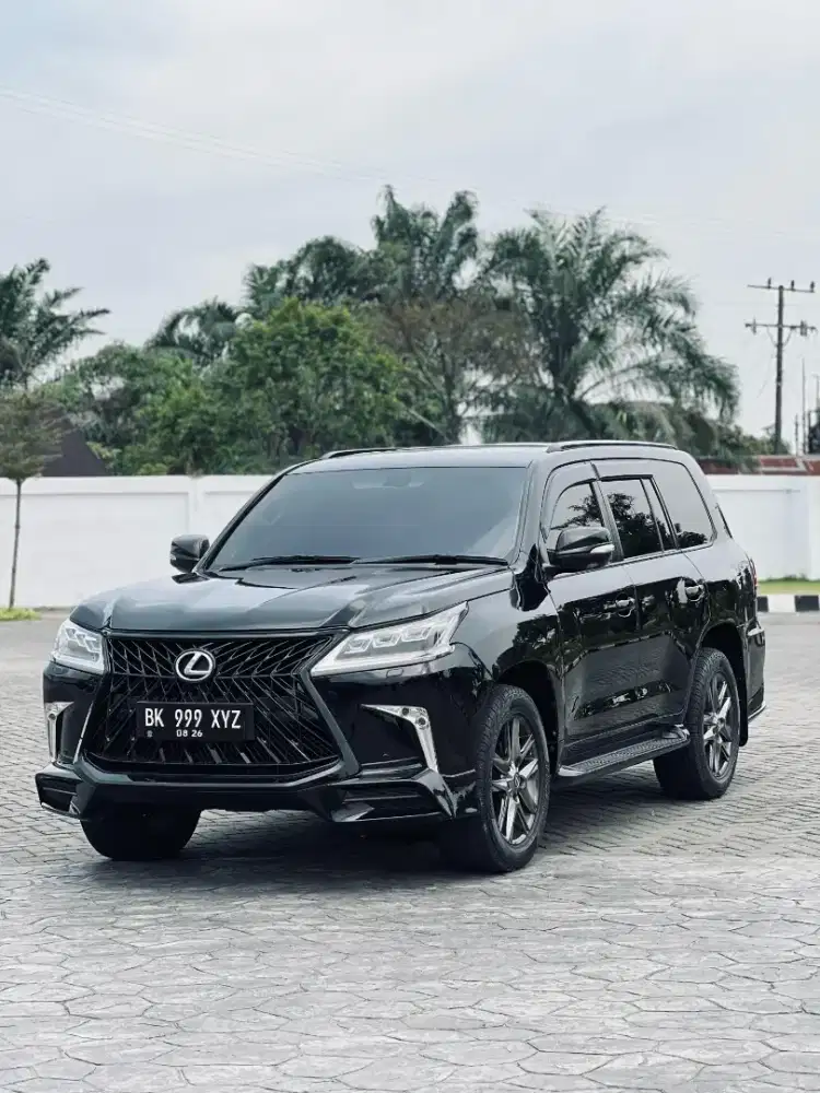 Toyota Lexus LX 570 bensin a/t 2008