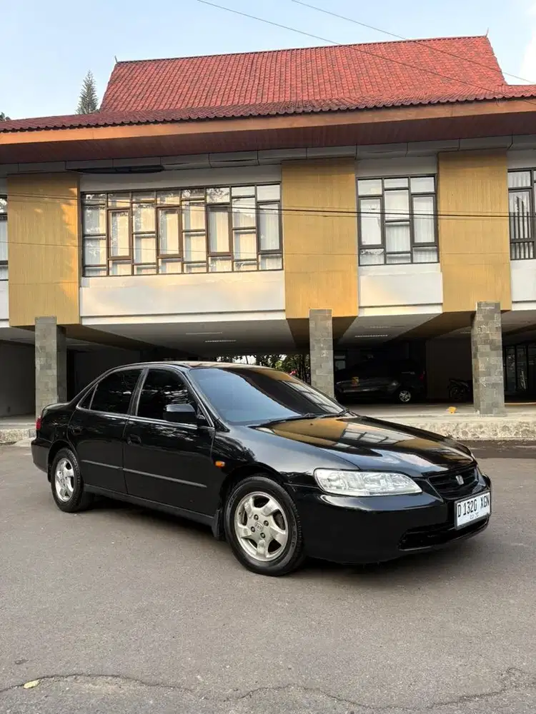 Honda Accord 2000 Bensin