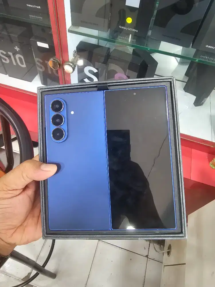 Samsung Z fold 7 12/512gb coros bezel dikit lain aman siap pakai