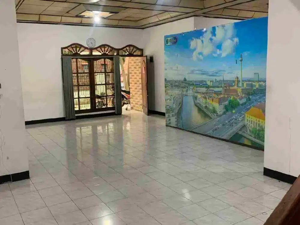 Disewakan Rumah Besar Cocok Untuk Kantor / Gudang Dekat Alun-Alun Regol Bandung