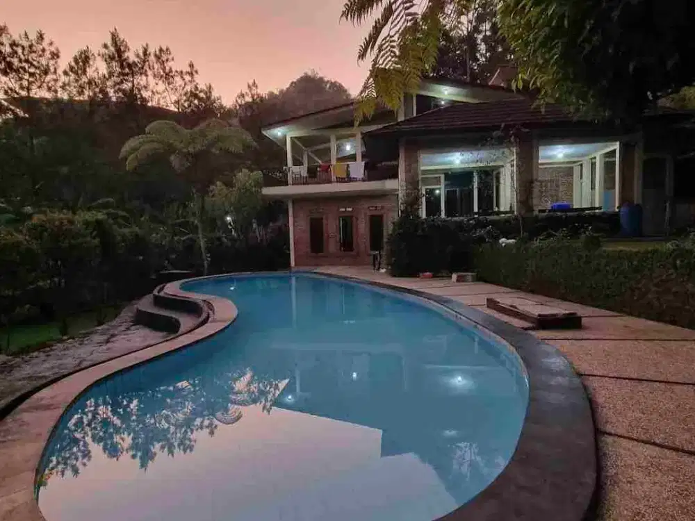 DI JUAL VILLA SIAP PAKAI.SANGAT COCOK UNTUK VILLA KELUARGA DAN JOMERSIAL .AKSES JLN BESAR MASUK BUS PREMIUM