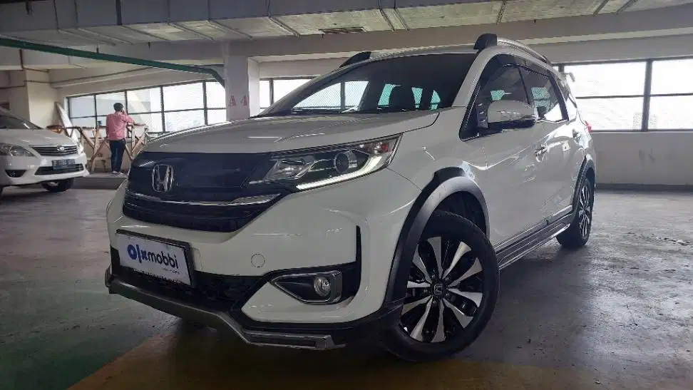 TDP 8, JT Honda BR-V 1.5 E Prestige Bensin-AT Putih 2016