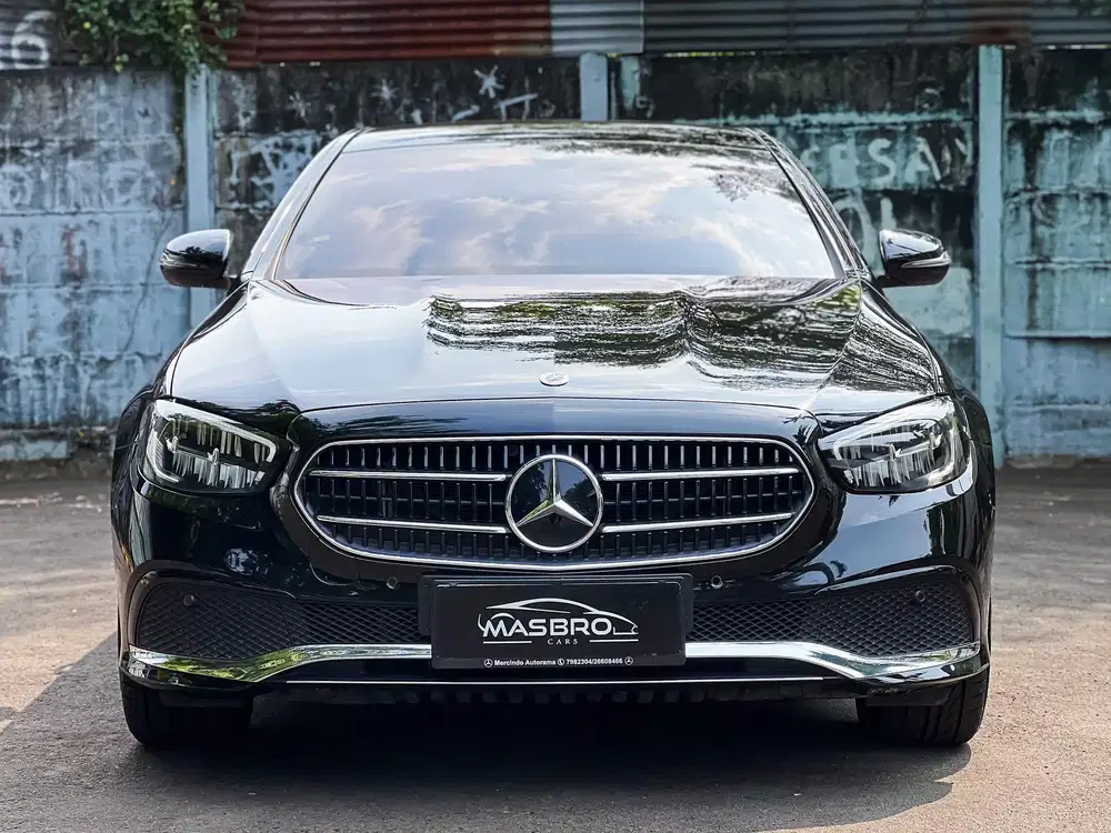 Mercedes Benz E200 AVG 2023 odo 8rb like new tangan pertama no minus