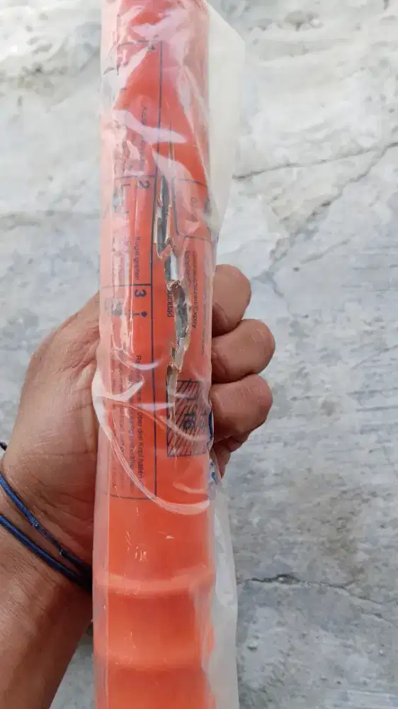 Hand flare dan parachute sinyal