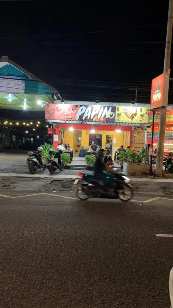 Dibutuhkan karyawan Rumah makan
