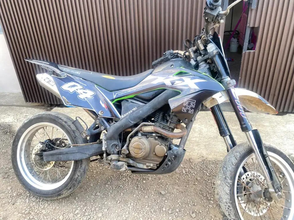 Yang lagi butuh supermoto