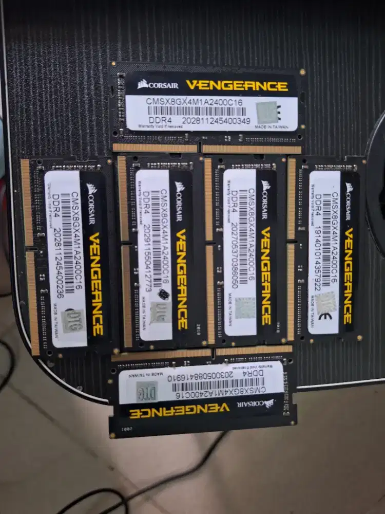 Bismillah di jual ram laptop ddr4 8gb kondisi oke tes oke