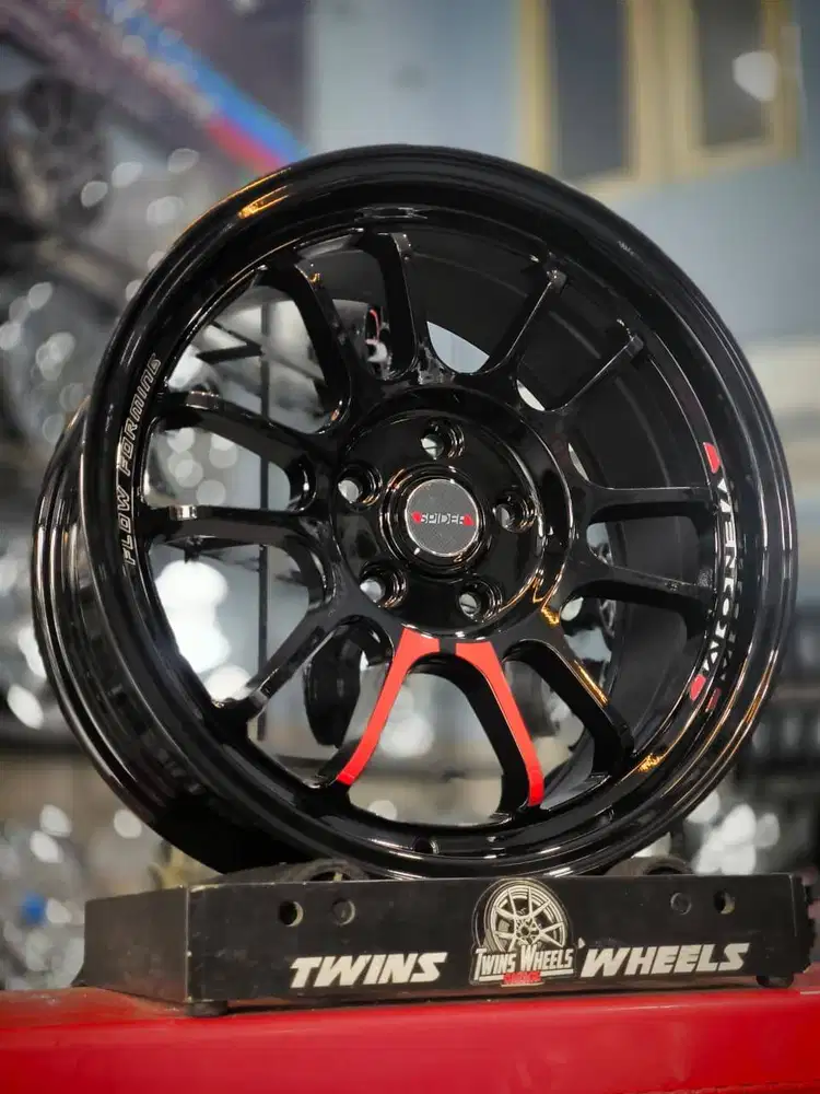 Venom 5 Black Glossy By Prospeed R17 Pcd 5x114 Lebar 8 ET 35