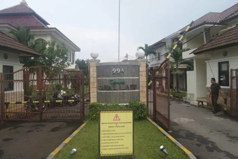 Di sewakan rumah cluster di taman tanah baru town house
