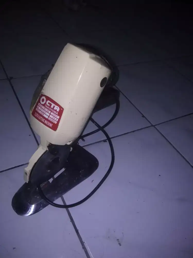 Mesin potong kecil