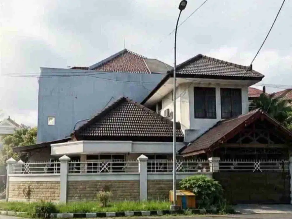 Dijual Rumah Klampis Anom Surabaya Timur