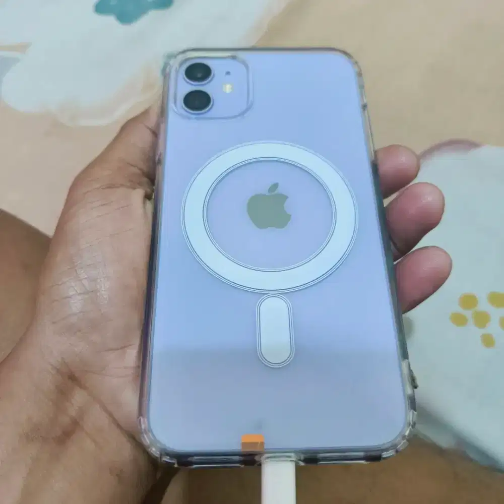 Jual cepat iphone 11 64, like a new