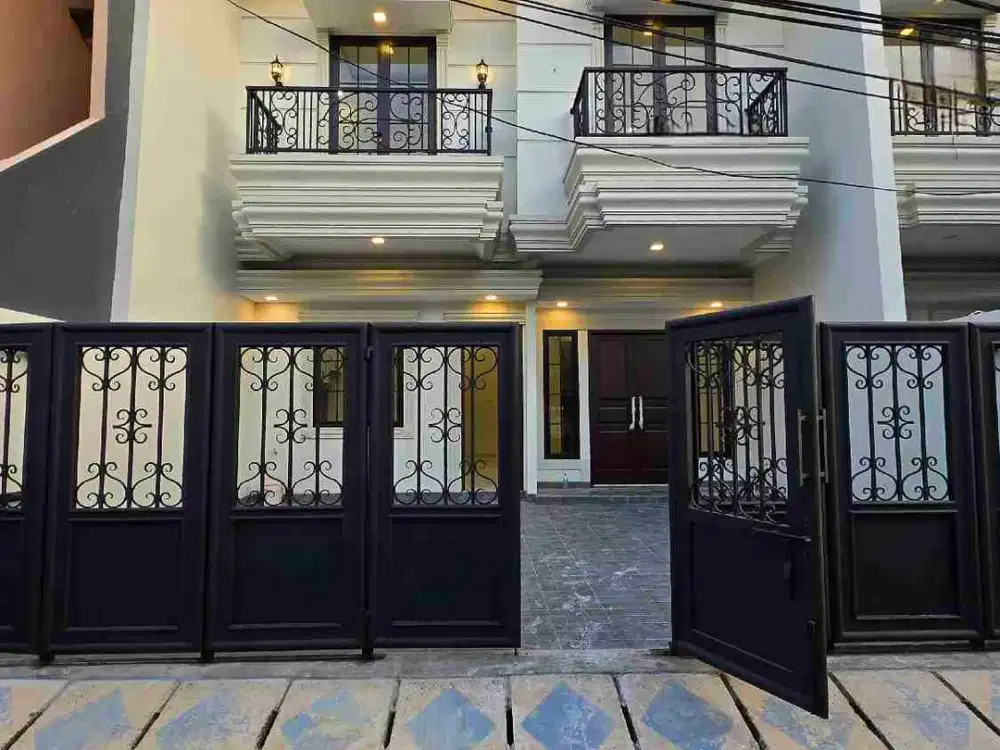 rumah baru design klasik di Duren Sawit Jaktim