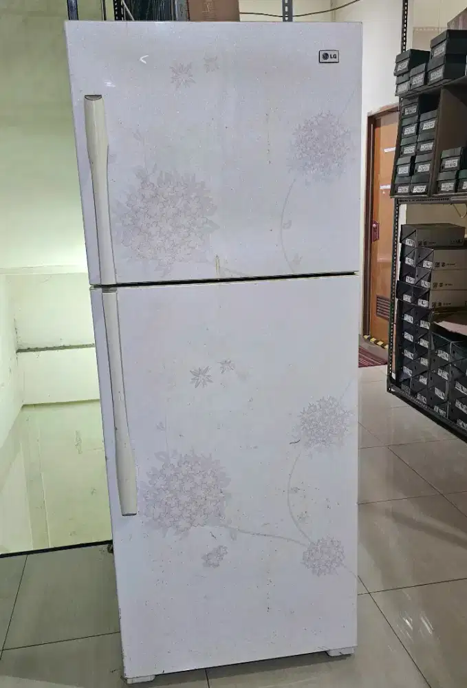 Kulkas LG 2 pintu - lemari pendingin