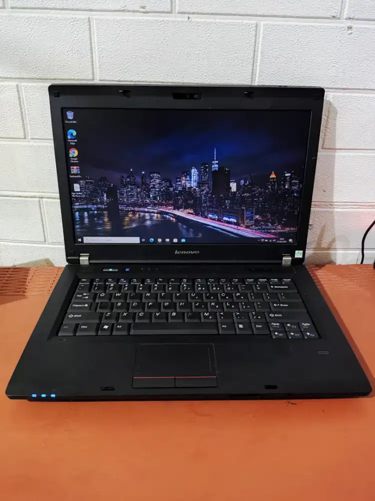 Laptop Lenovo Zhaoyang E47
Intel Core i5-2410M
Ram 4/320 GB