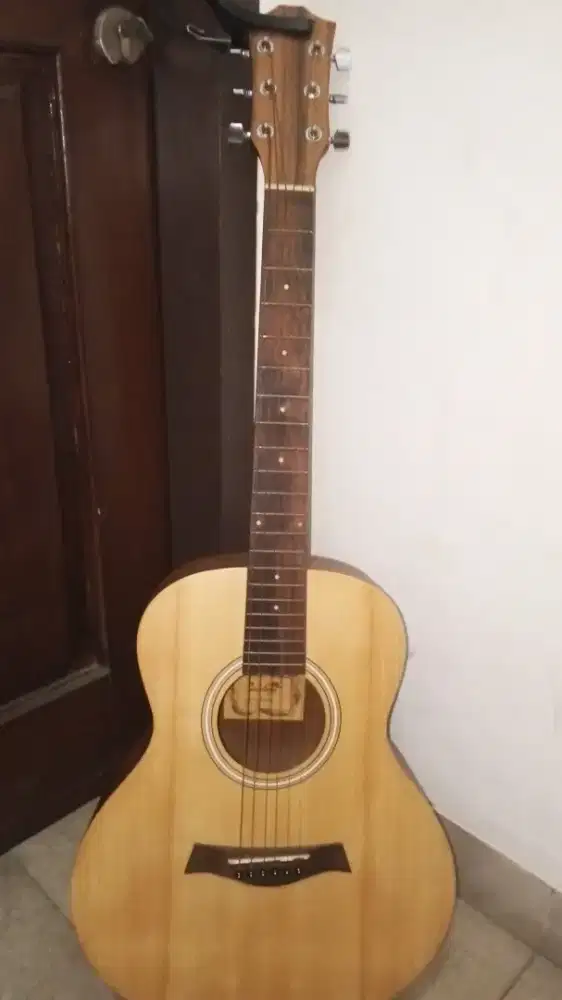 Dijual gitar Second 400rb bisa nego,lagi BU