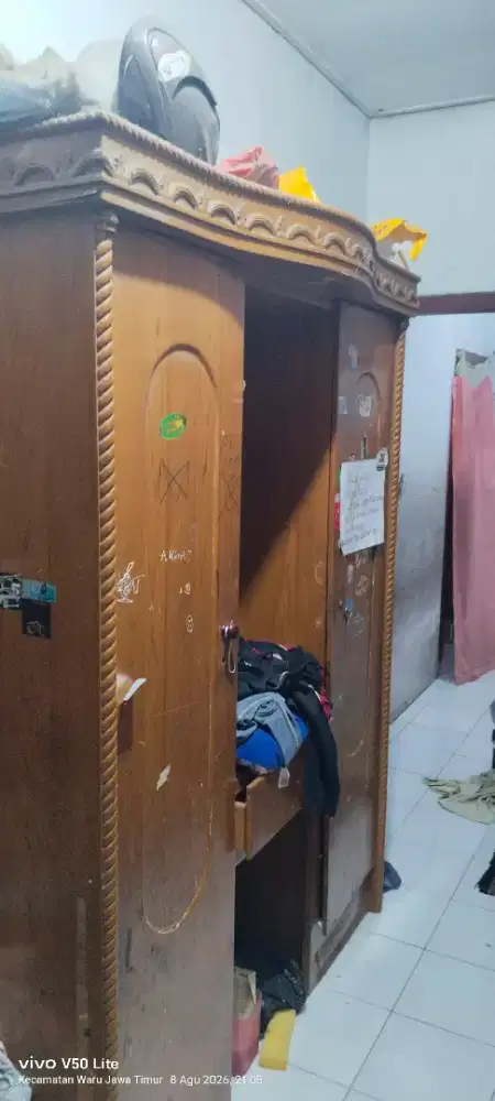 Lemari tiga pintu, kayu jati