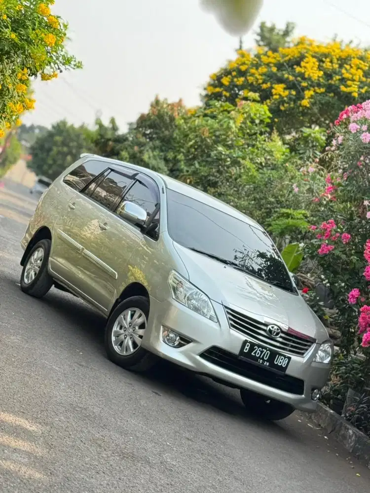 Toyota Innova Grand 2.0 G 2011 AT