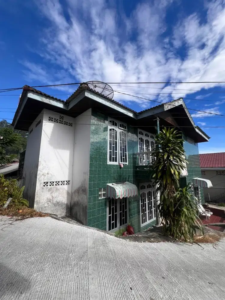 Rumah 5 Kamar Tidur Jual Cepat