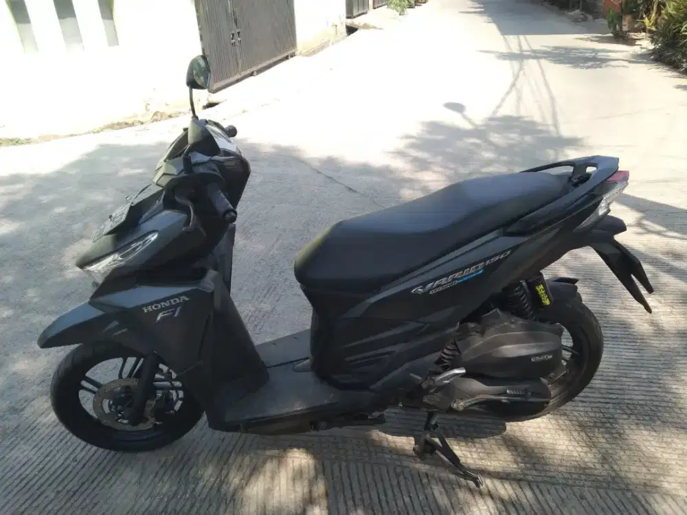 Honda Vario 150 tahun 2015 akhir istimewa mulus original pajak isi