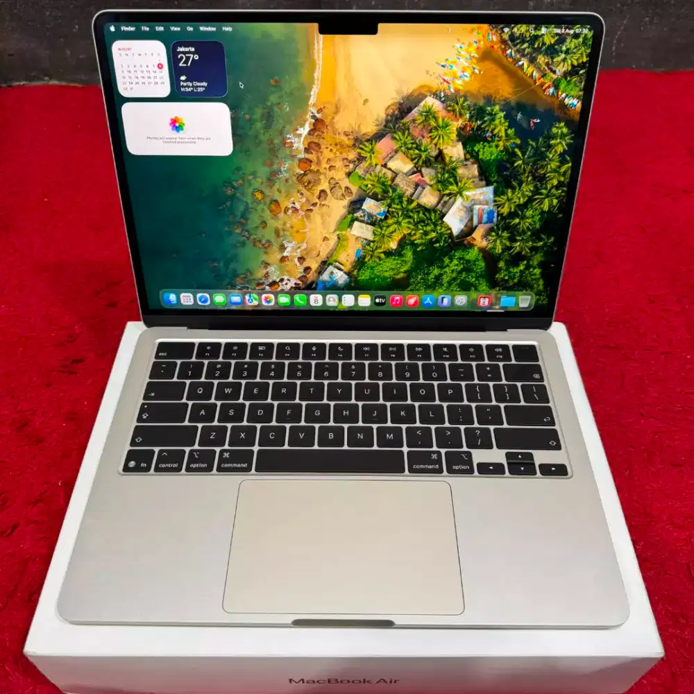 Macbook air m5 13 inch ram 16gb ssd 512gb ibox like new garansi on
