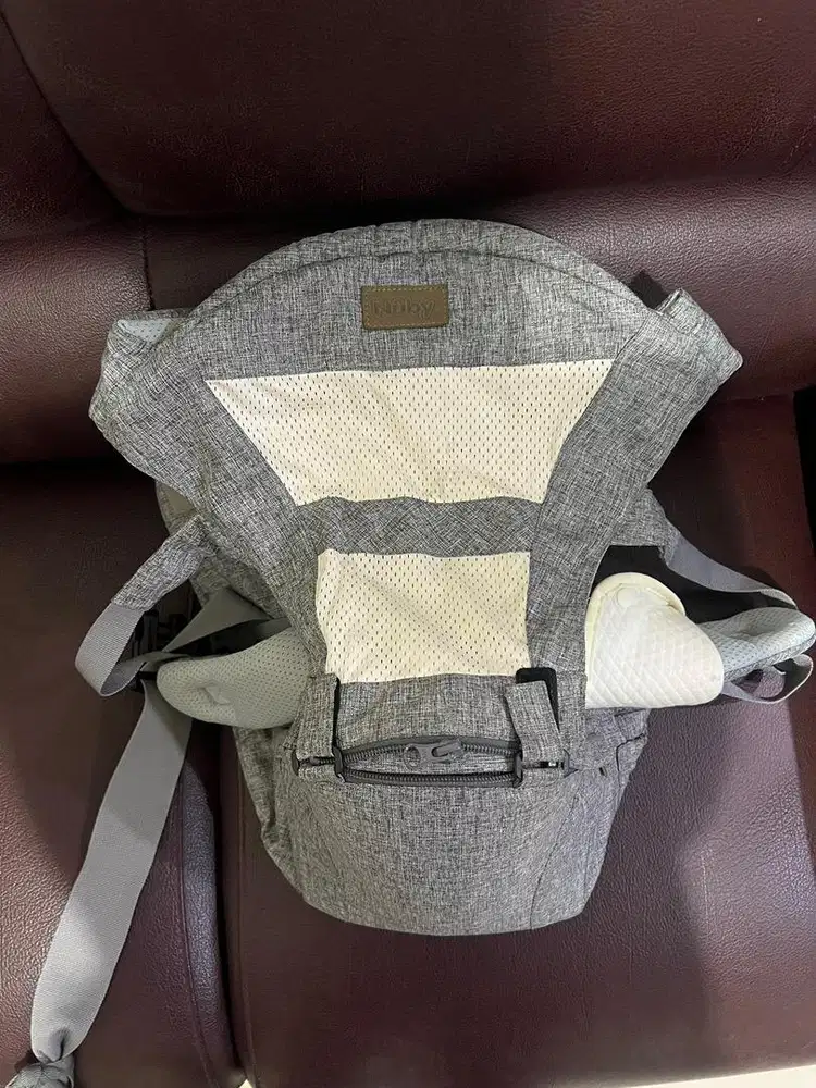 Gendongan hipseat Nuby